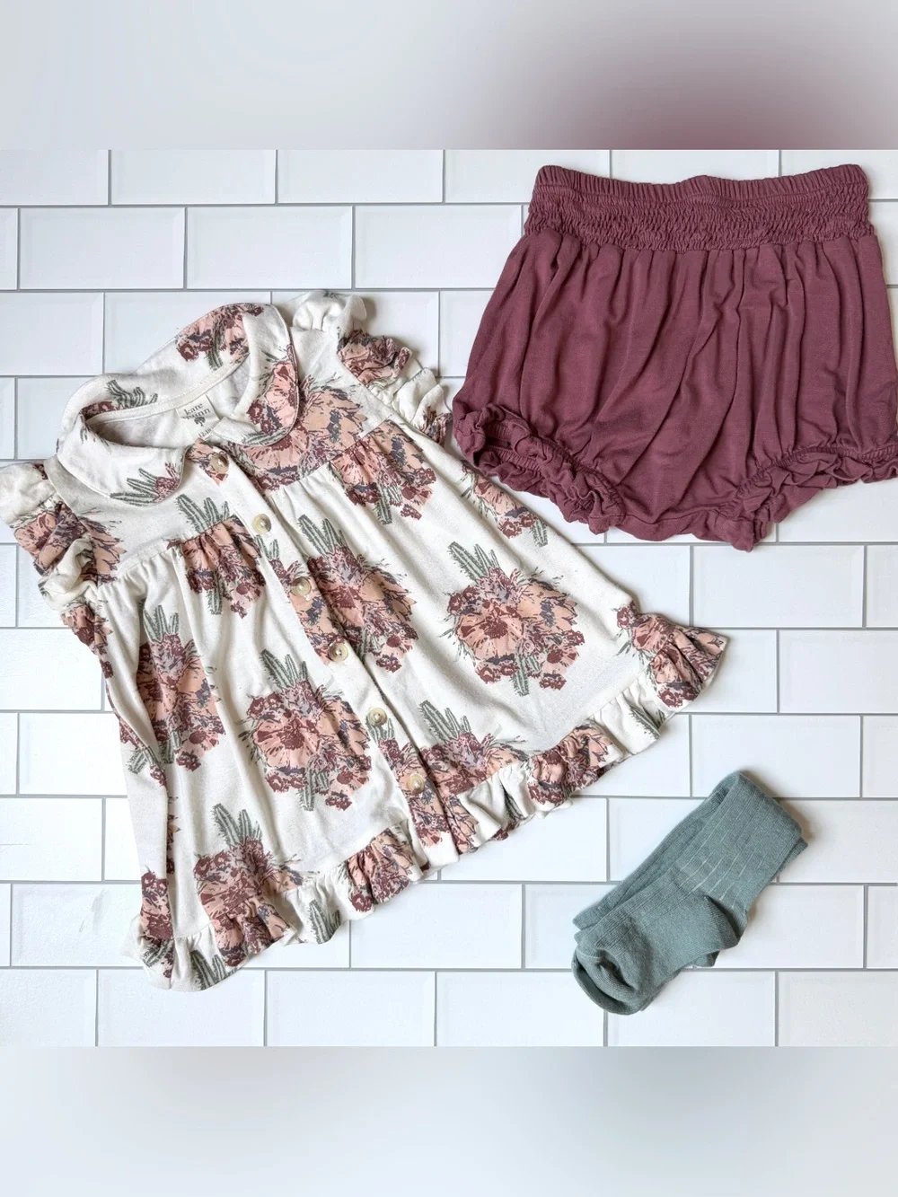 12-18M🌵🌸 Kate Quinn Cactus Flower Peter Pan Collar Ruffle Top w/ Shorts & Socks